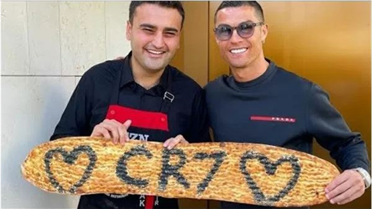 ابراز محبت به رونالدو با نان بربری! +عکس