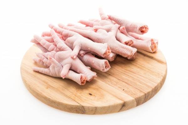 میدانید چرا چینی ها اینقدر پای مرغ می خورند؟