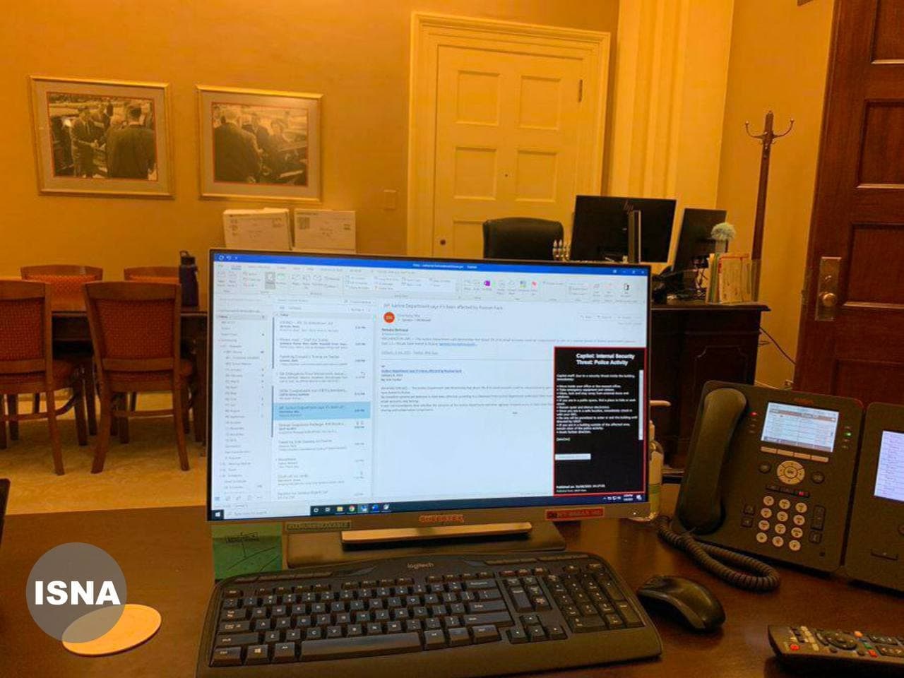فرار مسئول دفتر نانسی پلوسی قبل از بستن صفحه ایمیل‌اش! + عکس