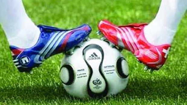 اولین دریافت کنندگان واکسن کرونای ایرانی در حال تماشای دربی + عکس 