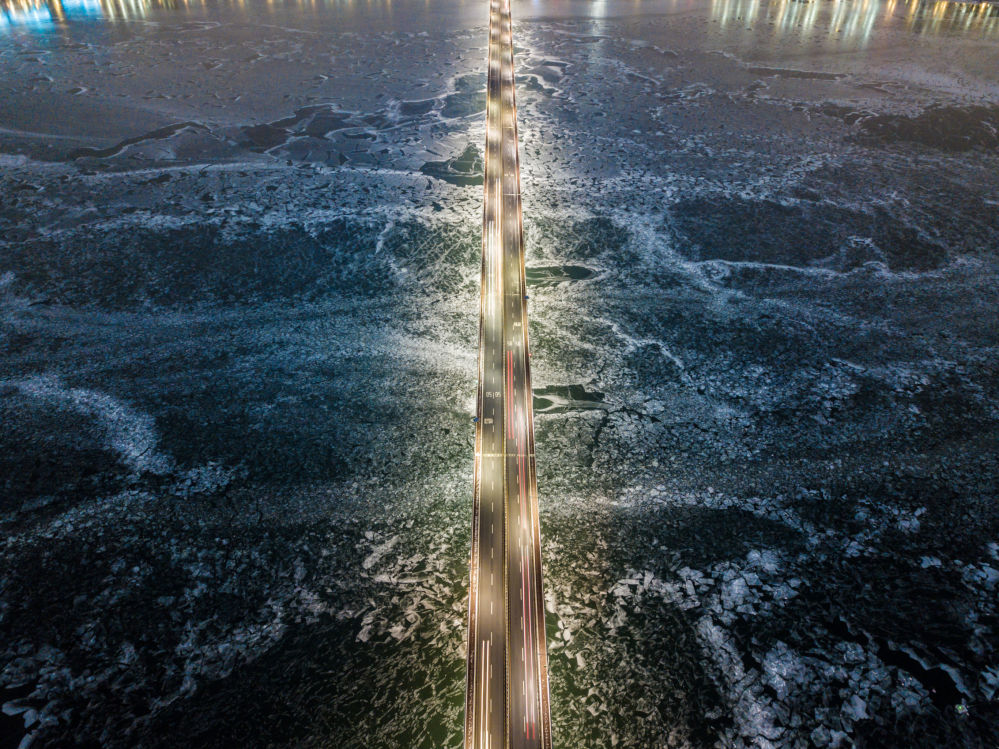 تصاویر حیرت انگیز از یخ زدن رودخانه هان کره جنوبی 