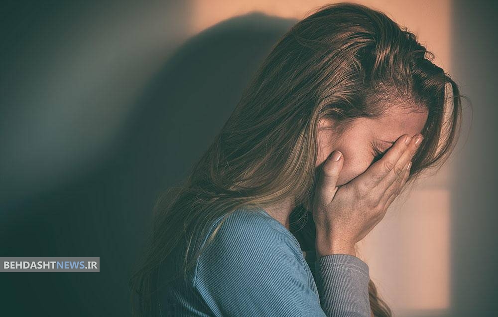  بررسی علل افسردگی در دختران و روش های درمان و پیشگیری از آن