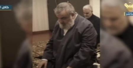 آخرین نماز حاج قاسم سلیمانی  با سید مقاومت + عکس