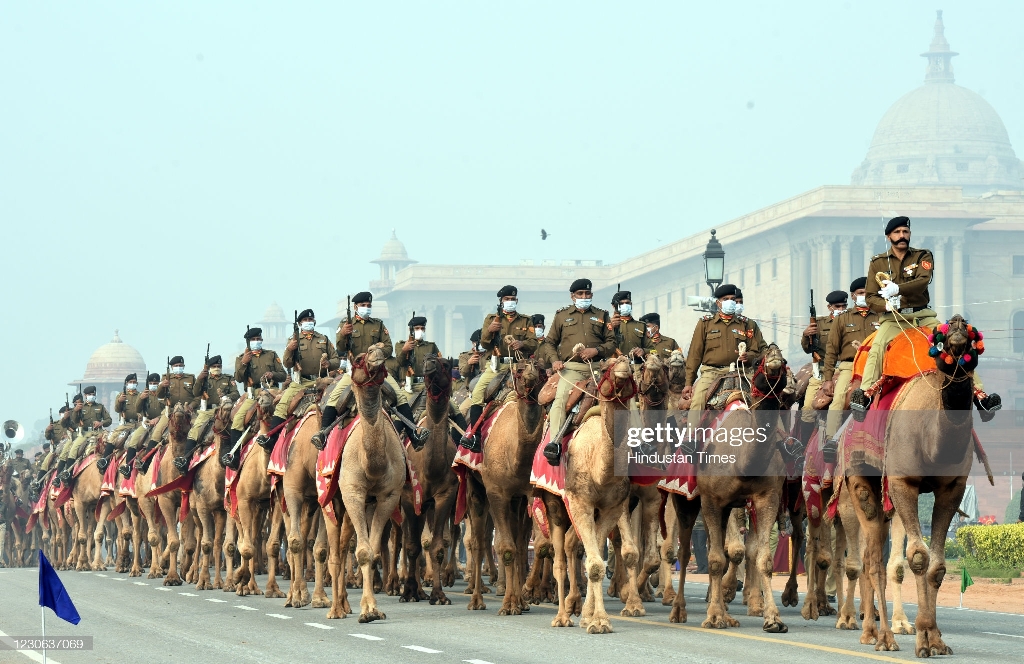 کاروان شترسواران در رژه روز جمهوری هند + عکس