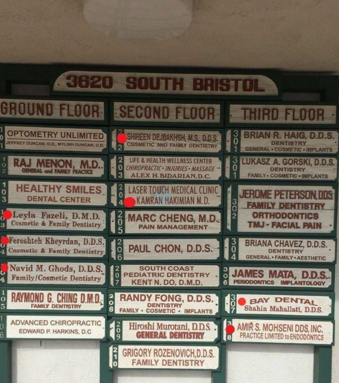 ‏تابلوی بیمارستان بریستول انگلیس پر از پزشکان ایرانی! + عکس