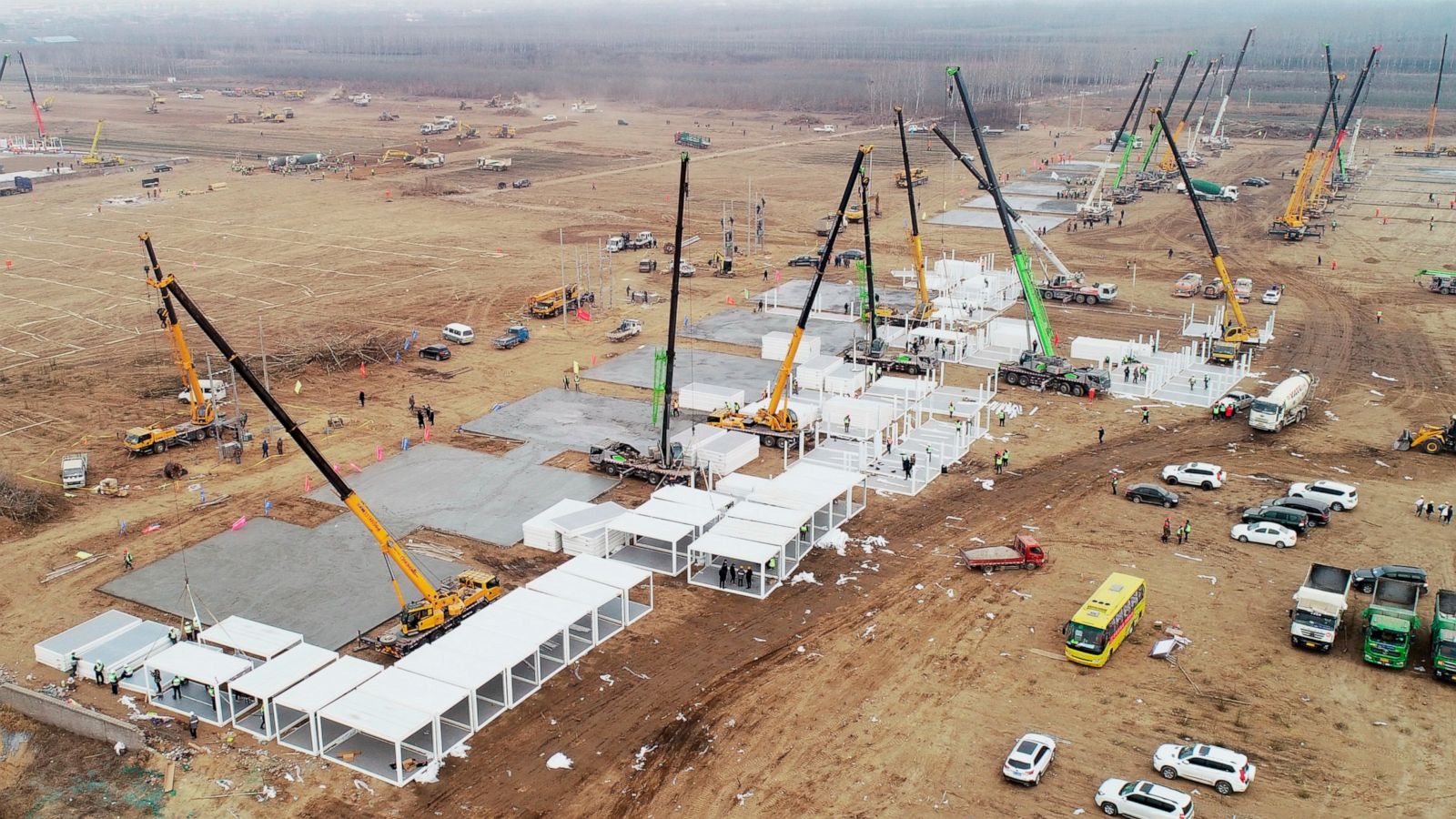 ساخت بیمارستان در پنج روز در پکن + عکس