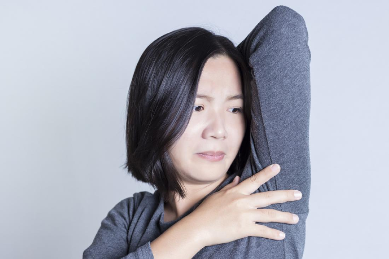 درد زیر بغل را جدی بگیرید