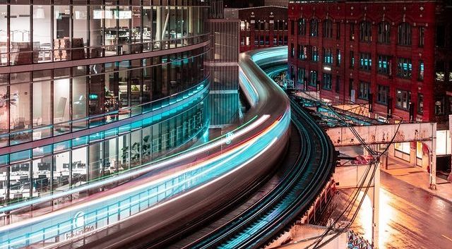 مسیر منحنی شکل قطار در شیکاگو + عکس