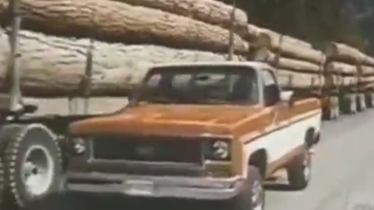 تبلیغ جنجالی خودروی قدیمی + عکس