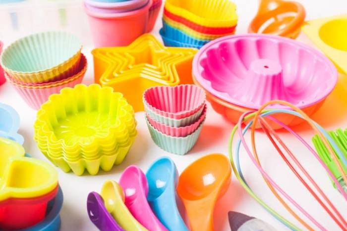 روشی مخصوص تمیز کردن پلاستیک های زرد شده