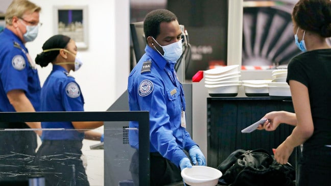  اجباری شدن زدن ماسک در هواپیما و وسائل حمل و نقل عمومی در آمریکا+عکس