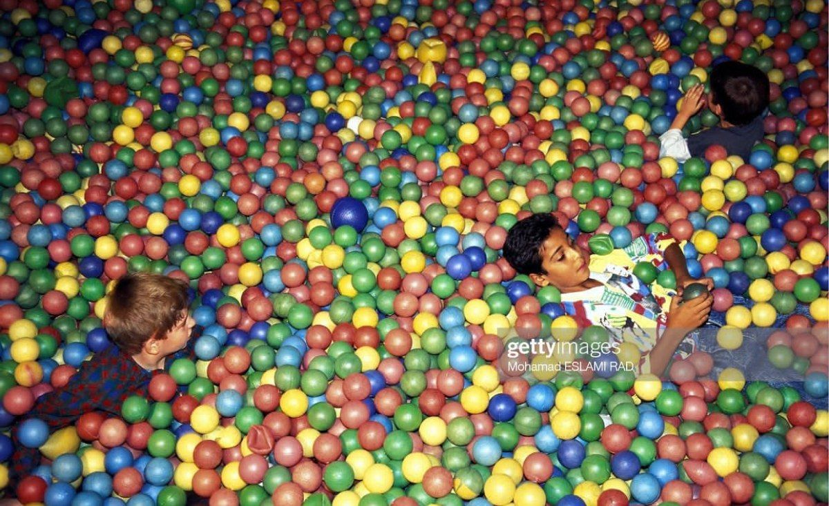  استخر توپ سال ۵۷ + عکس