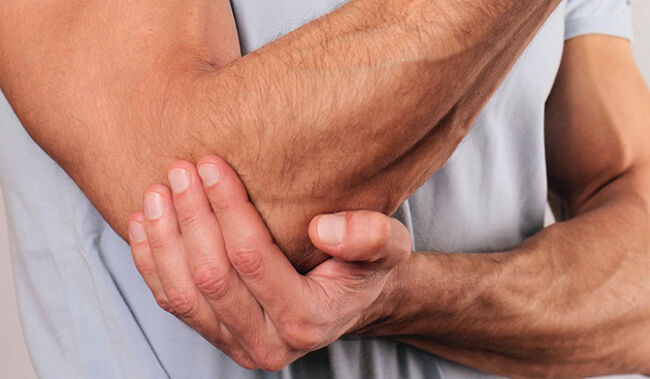 علائم اولیه ابتلا به آرتروز آرنج چیست؟