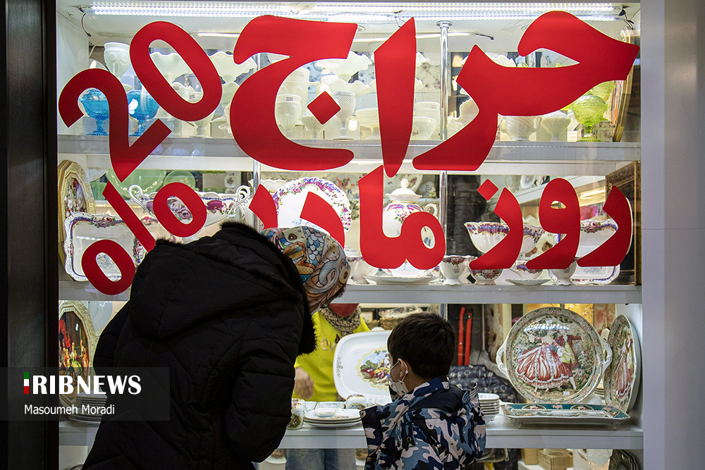 بازارهای شلوغ در تکاپوی تهیه هدیه برای مادر + عکس