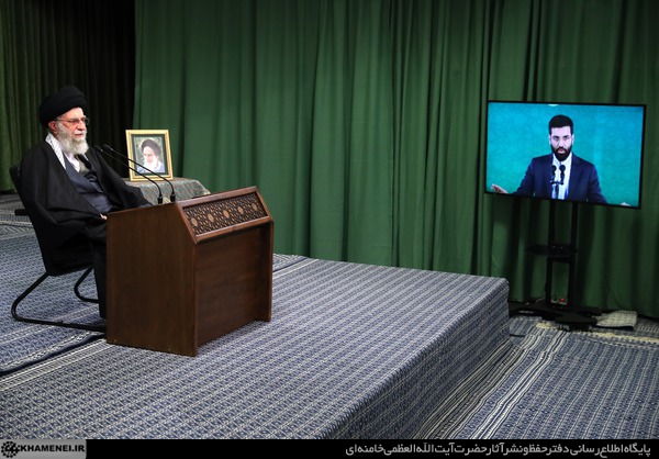 نشست تصویری رهبر انقلاب با مداحان اهل‌بیت + عکس