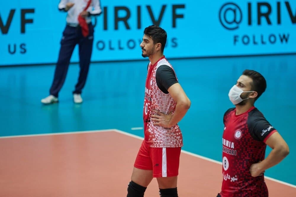 ماسک زدن والیبالیست ها در بازی های لیگ برتر! + عکس