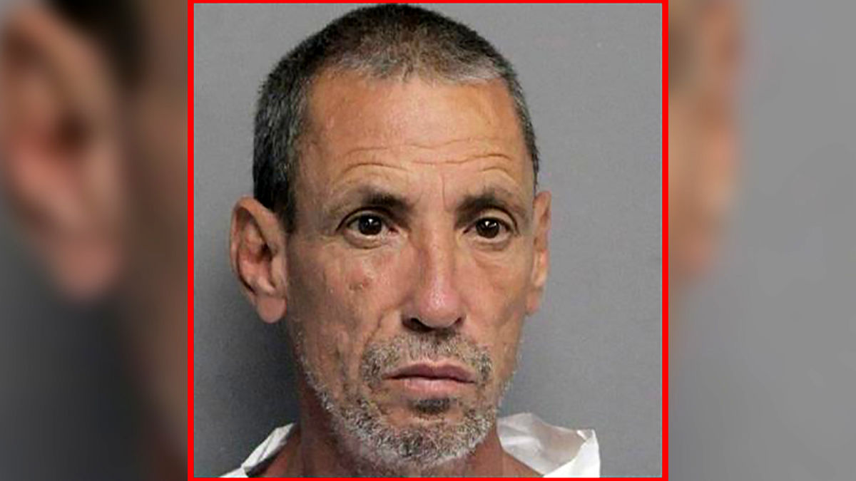 ماجرای زندانی کردن یک زن در کمد لباس + عکس