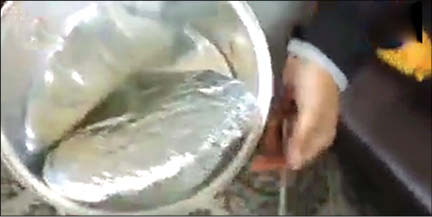 فروش قیر به جای ظرف مسی + عکس