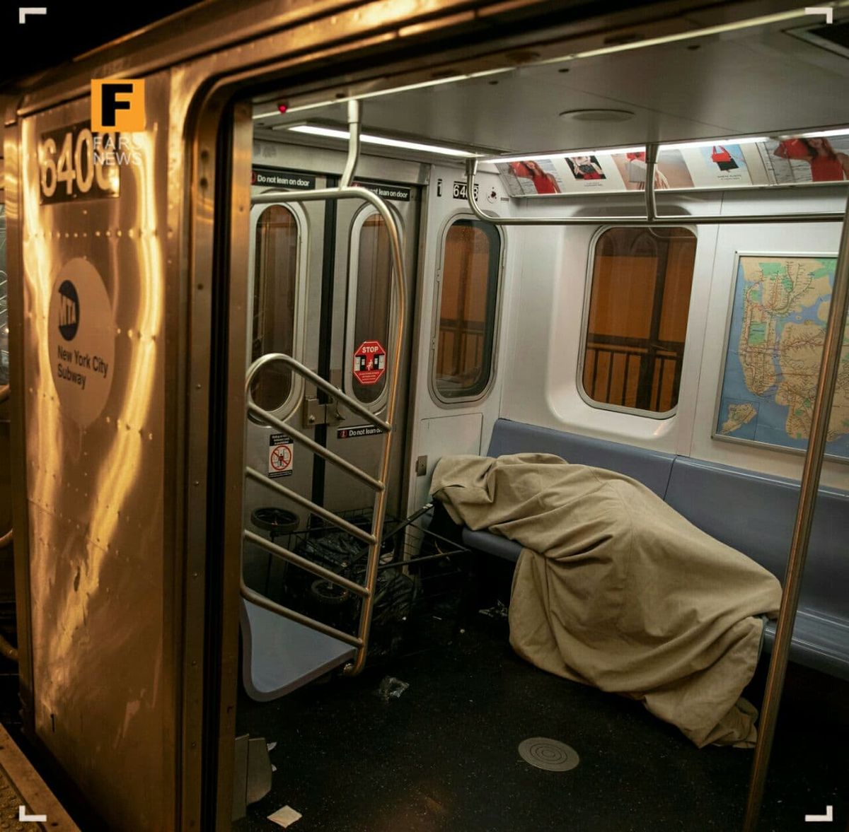 متروی نیویورک به بی‌خانمان‌ها هم رحم نکرد! +عکس