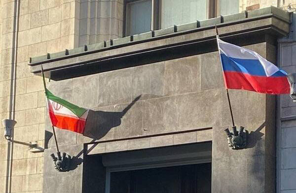 پرچم ایران بر سر در دومای روسیه + عکس