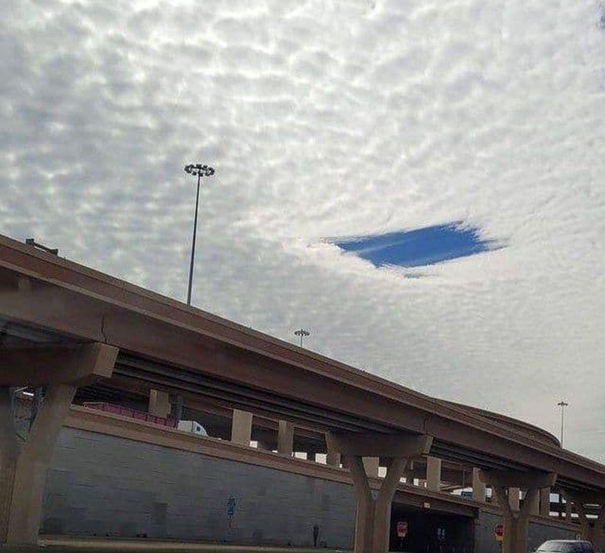 تصویر عجیب از آسمان ابری در هند +عکس