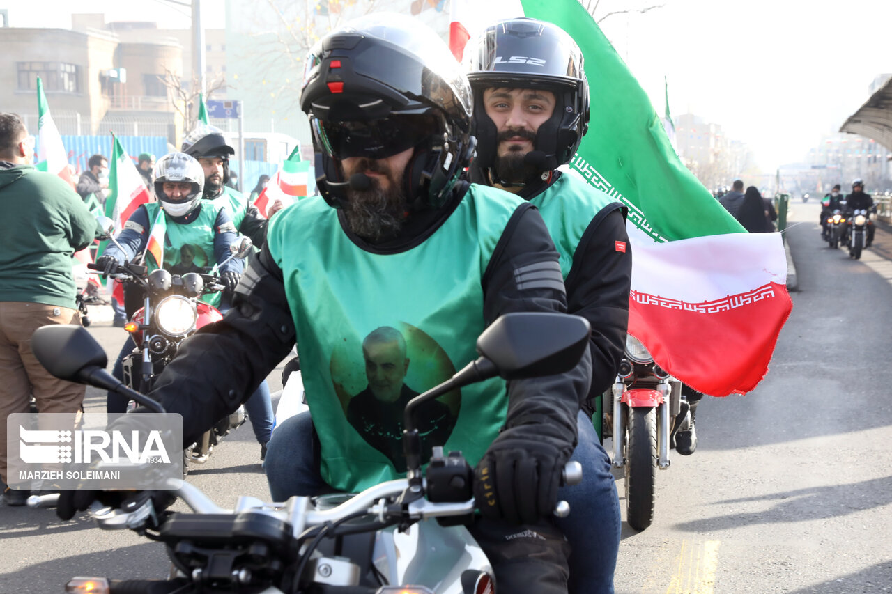 راهپیمایی نمادین موتوری ۲۲ بهمن در تهران + عکس