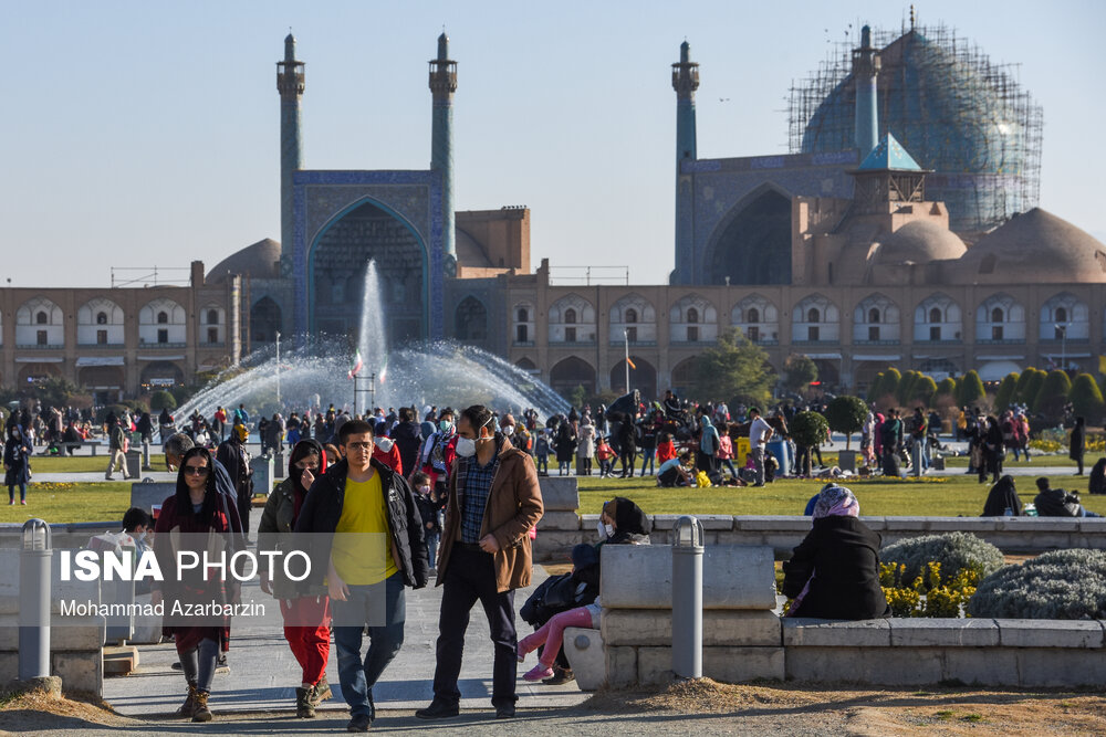 وضعیت شلوغ مرکز شهر اصفهان در شرایط کرونایی + عکس