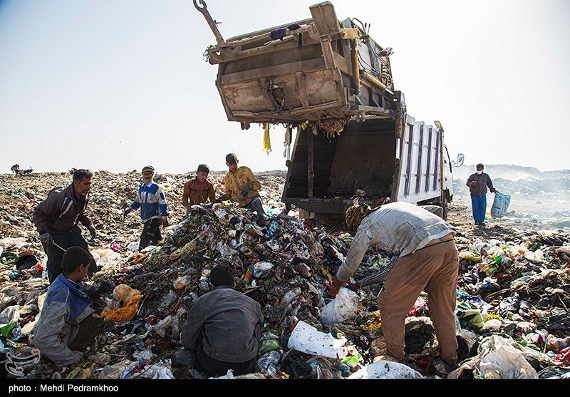 کوه‌های پسماند در دل تالاب شادگان! + عکس