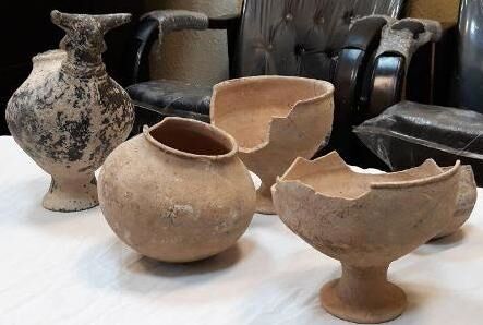 ۵۰ قطعه عتیقه سه هزار ساله کشف شد+ عکس