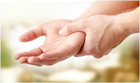 اگر دست هایتان می لرزد؛بخوانید