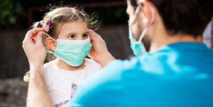 والدین مراقب ماسک کودکان باشند