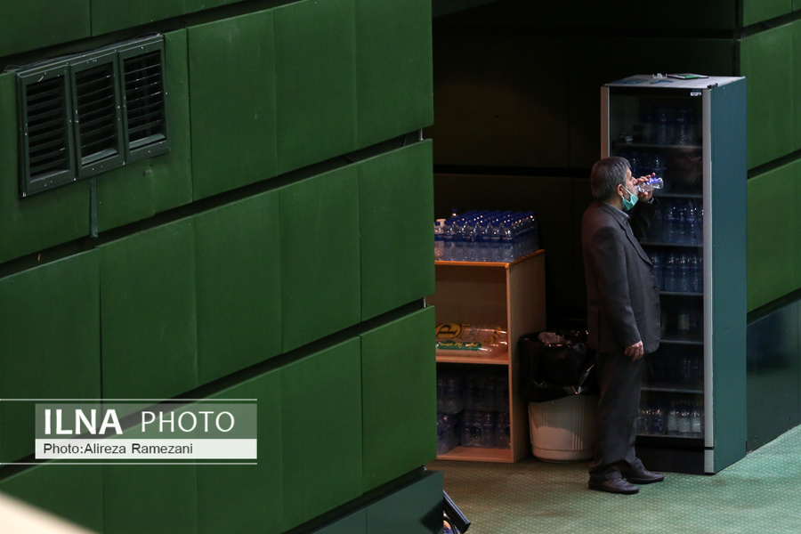 جایگاه آب معدنی برای نمایندگان مجلس + عکس