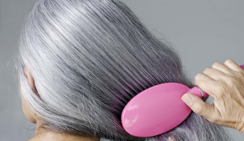 بدون نیاز به پزشک از سفیدی زودرس موها خلاص شوید