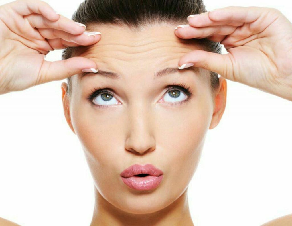 بدون نیاز به بوتاکس از شر خط اخم پیشانی خلاص شوید