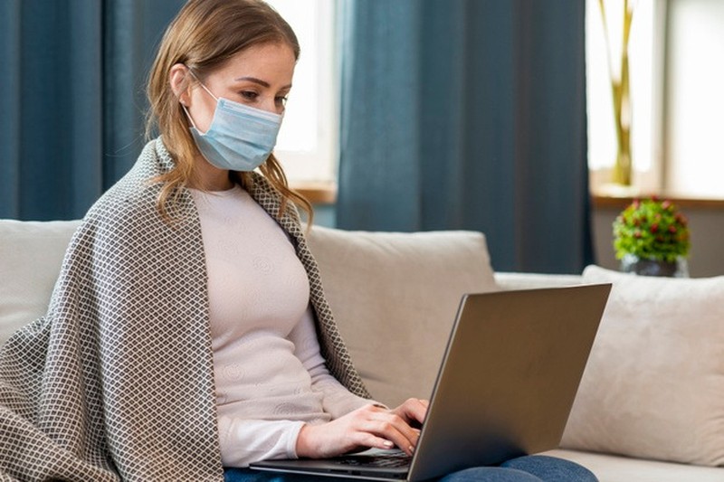 ضرورت استفاده از ماسک در منزل توسط اعضای خانواده فرد مبتلا به کرونا