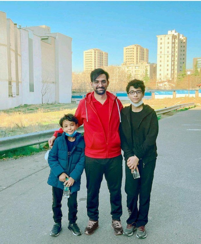 ورزش صبحگاهی وزیر ارتباطات‌ و فرزندان + عکس