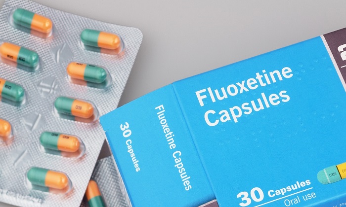چه افرادی می توانند و نمی توانند فلوکستین مصرف کنند
