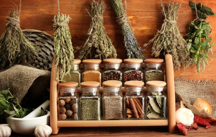 گیاهان مفید برای گوارش در طب آیورودیک