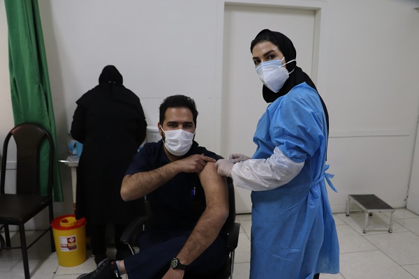 آغاز واکسیناسیون کرونا در بیمارستان شهدای یافت آباد+ عکس