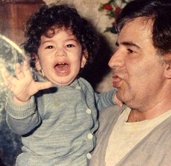 گریه های علی اوجی در آغوش پدرش + عکس  
