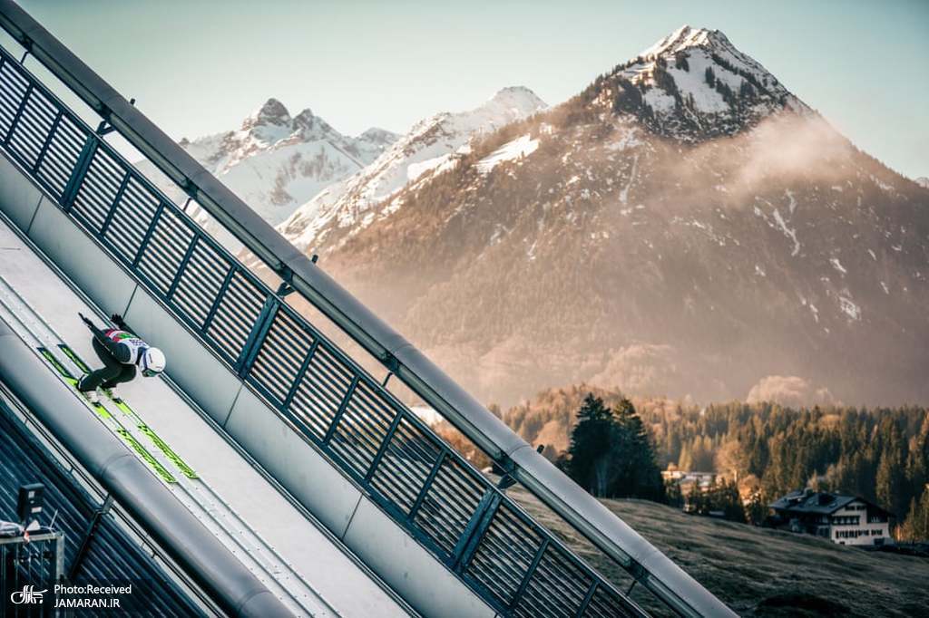 نمایی زیبا از کوهستان در مسابقات اسکی + عکس