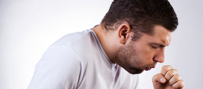 چه عواملی باعث سرفه می‌شوند؟