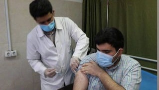 پسر وزیر بهداشت دوز دوم واکسن را دریافت کرد + عکس