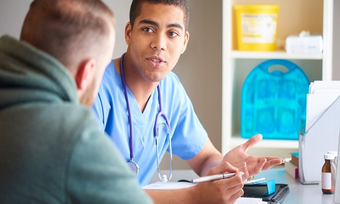 باد شکم خون‌آلود؛ از دلایل تا پیشگیری