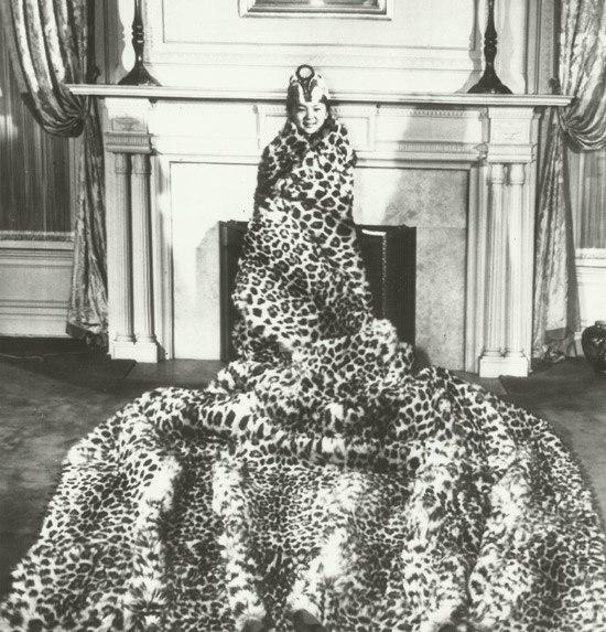 فرشی افسانه ای از پوست پنجاه پلنگ + عکس