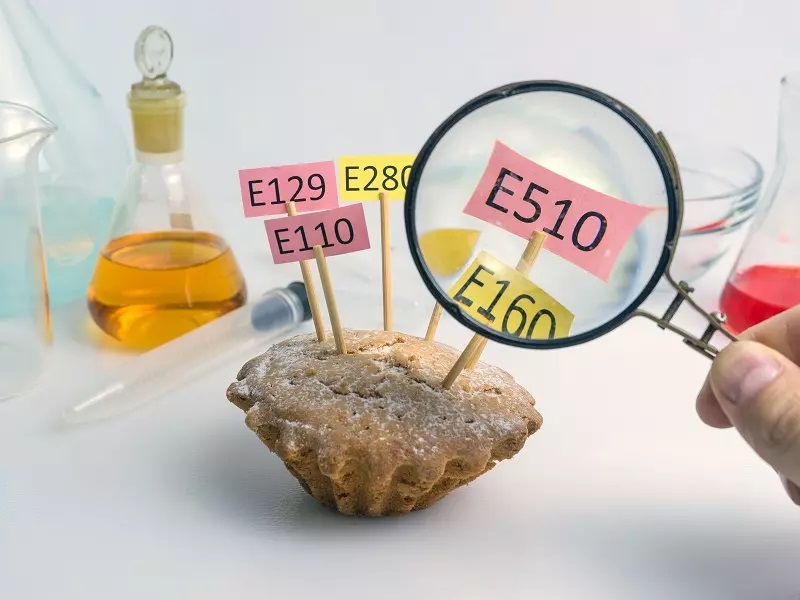 مواد افزودنی غذایی رایج که برای سلامتی مضرند