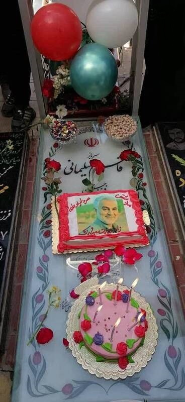 روز تولد حاج قاسم سلیمانی در گلزار شهدای کرمان + عکس