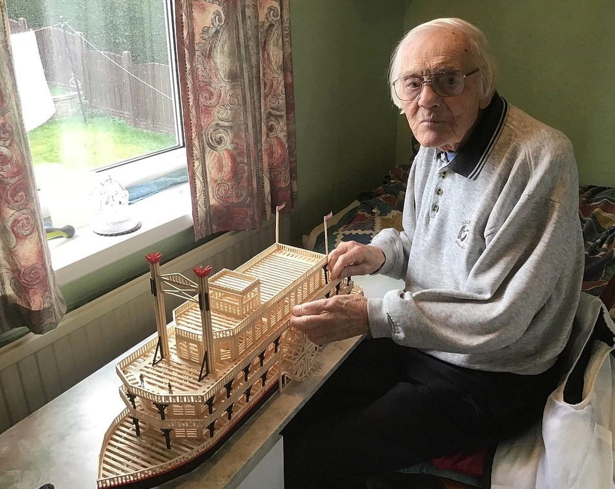 سازه‌های کبریتی یک پیرمرد در ۸۷ سالگی سوژه شد! +عکس