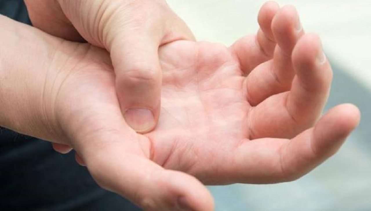 اگر انگشتان دستتان ورم می کند شاید به  این بیماری ها مبتلا هستید!