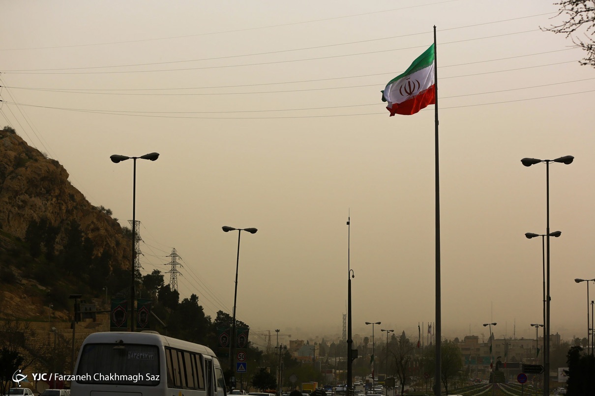 هجوم ریزگرد‌ها به غرب کشور + عکس